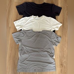 NWOT - super soft 
Men’s 3 pack crew neck Tee